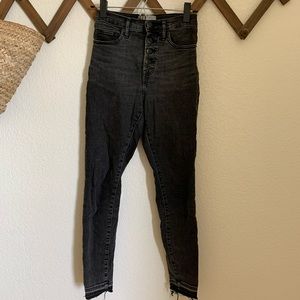 EVERLANE High rise button front skinny ankle jean